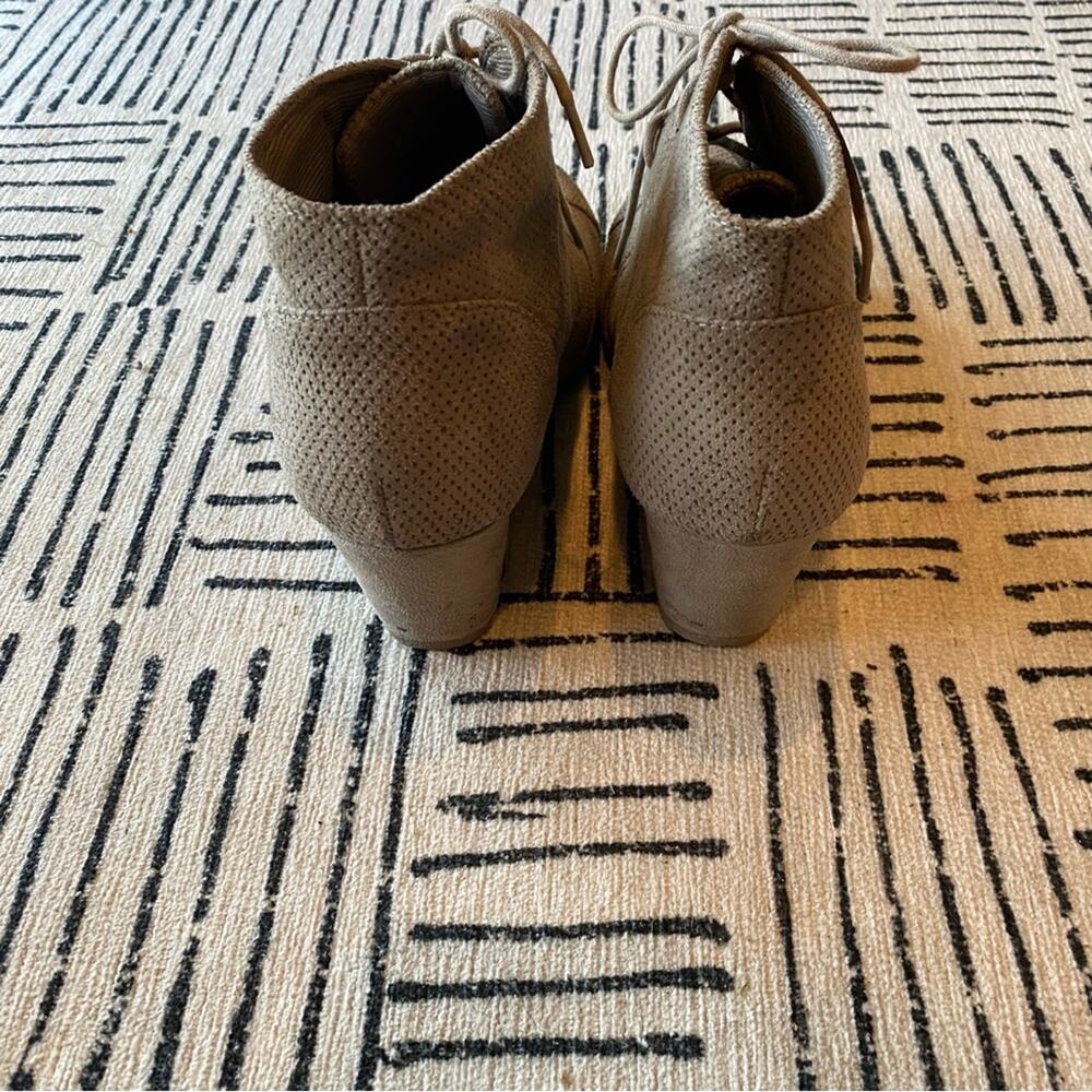 Unr8ted Beige Suede Suede Ankle Lace Up Wedge Boots 10 - Picture 8 of 8